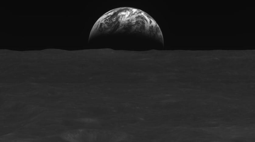 South Korea S Lunar Orbiter Sends Photos Of Earth Moon