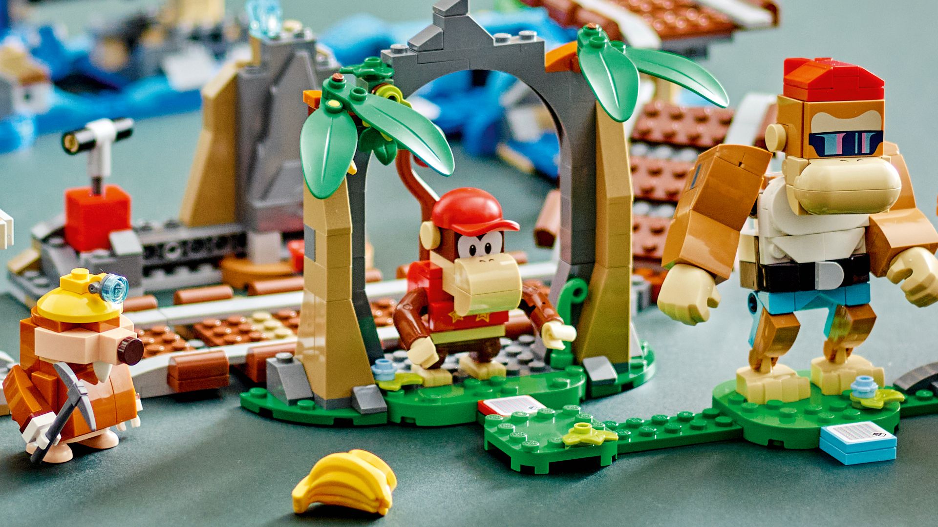 New Lego Donkey Kong Sets Are A Nostalgia Overload For