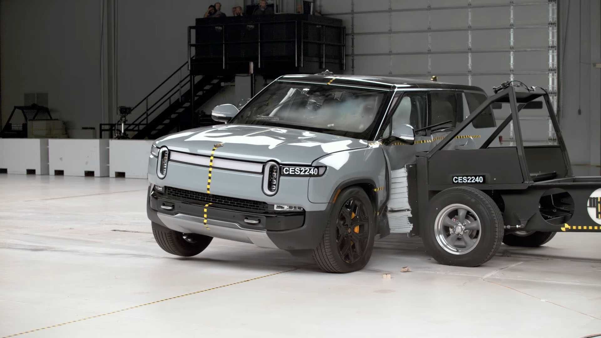 2023 Rivian R1S Gets Top Safety Pick Rating From IIHS