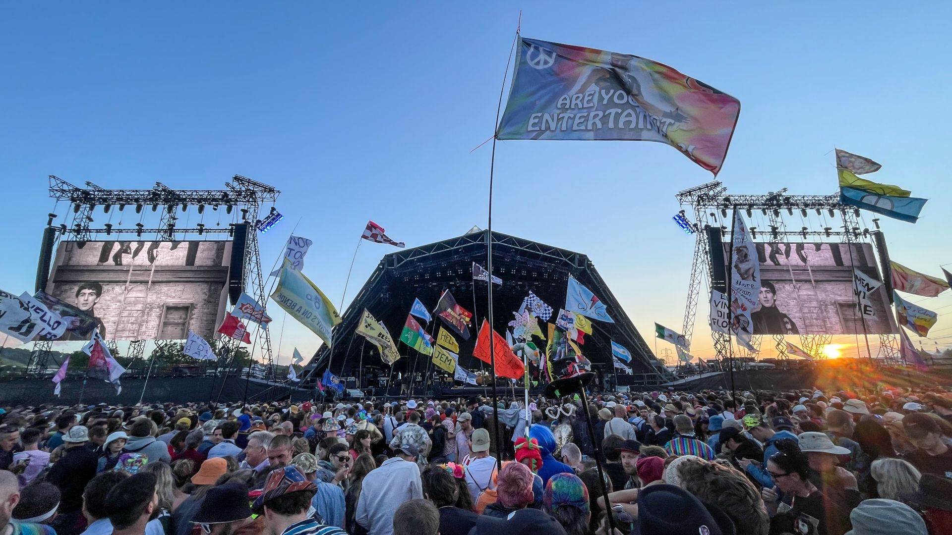 How To Watch Glastonbury Live Stream Line Up