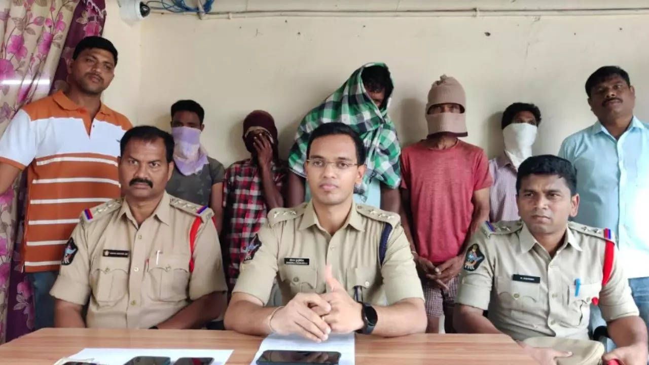 Police Arrest Dacoity Gang In Andhra Pradesh S Araku