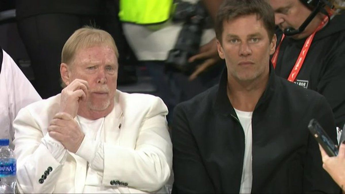 This Awkward Photo Of Tom Brady And Mark Davis At Wnba