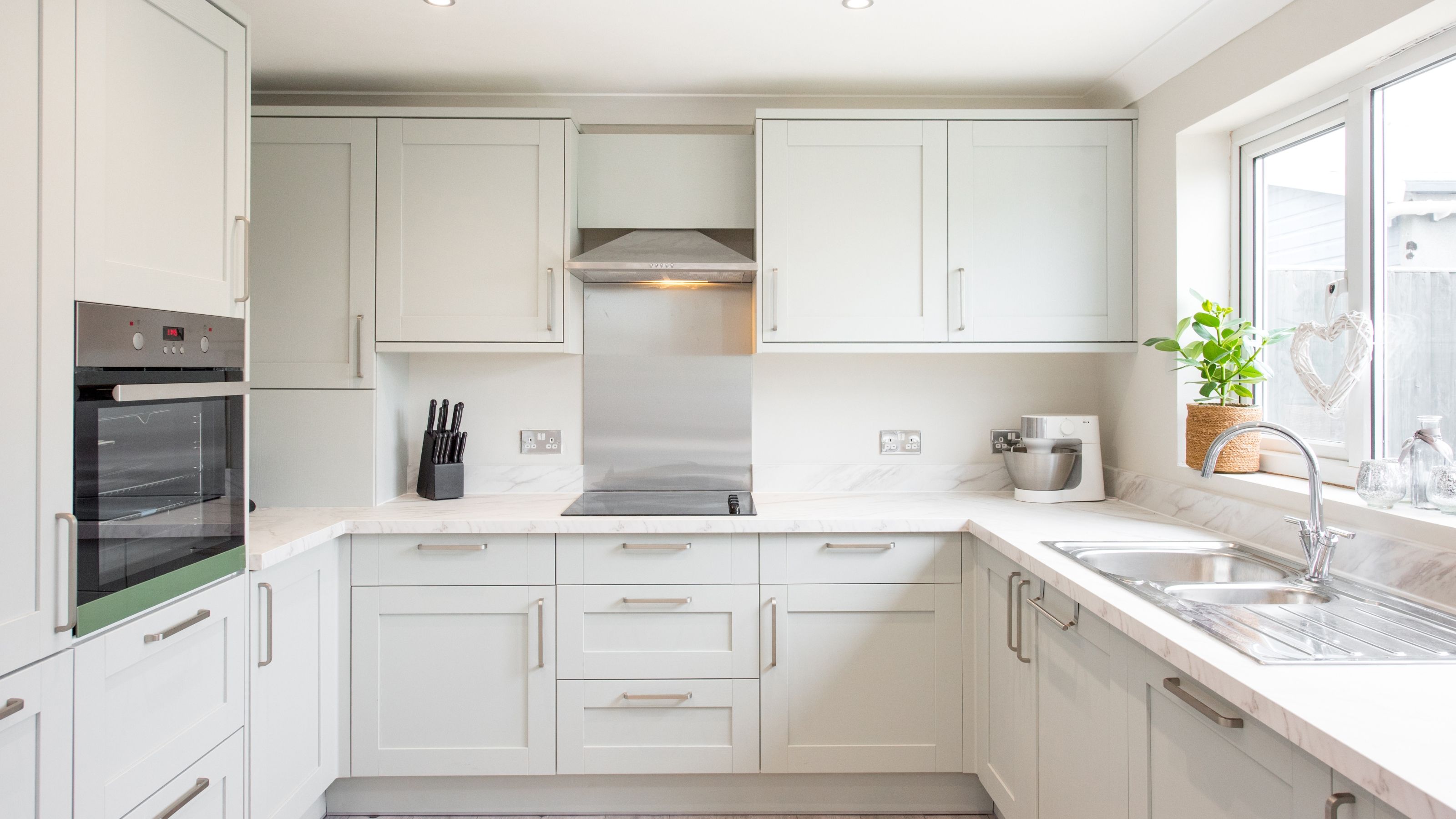 Ways To Organize Cabinets In A Small Kitchen