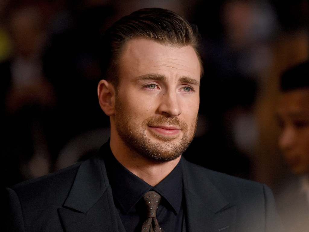 Chris Evans pokes fun at accidental nude photo leak by…