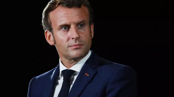 France's Macron Calls Lebanese Leaders over Cabinet Plans