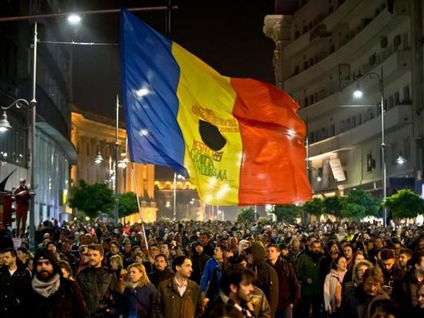 Romanian Prime Minister Victor Ponta resigns the day after mass protests over nightclub fire