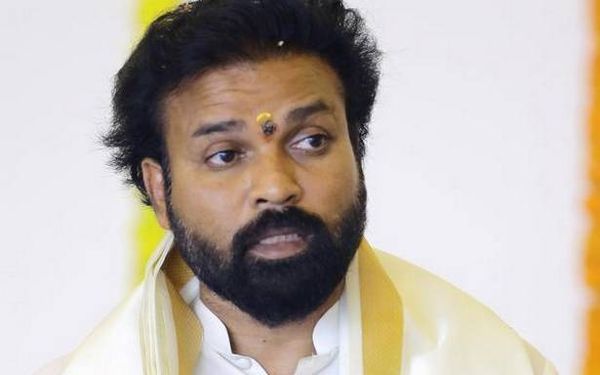 Sriramulu in favour of demand for inclusion of Molakalmur taluk in Ballari district