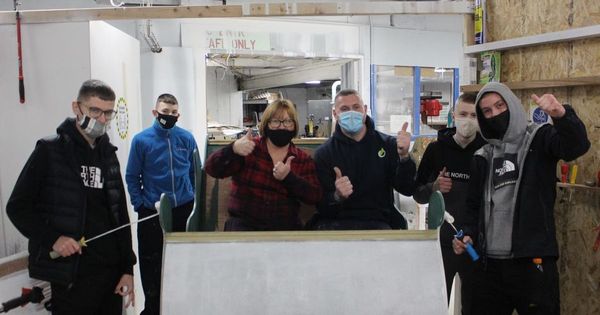 Christmas NI: Teens help create a sleigh for Santa to tour South Belfast