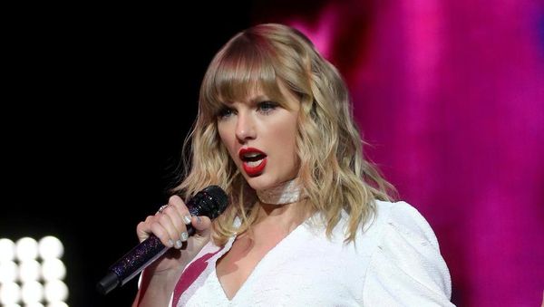 Taylor Swift responds to rumours she has a third surprise album on the way