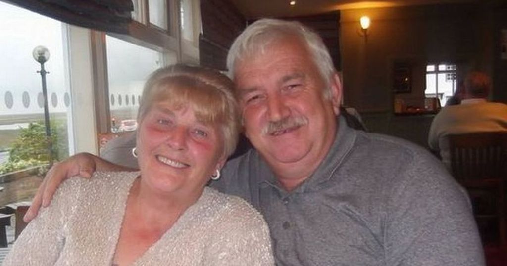 aldi-worker-s-wonderful-gesture-to-mum-after-seeing