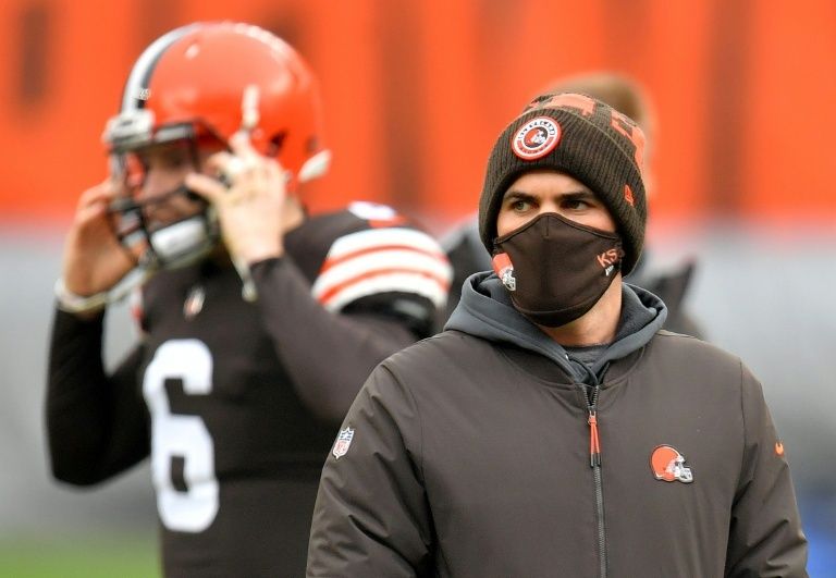 Browns Defeat Steelers 48-37, Claim First Playoff Win Since 1995