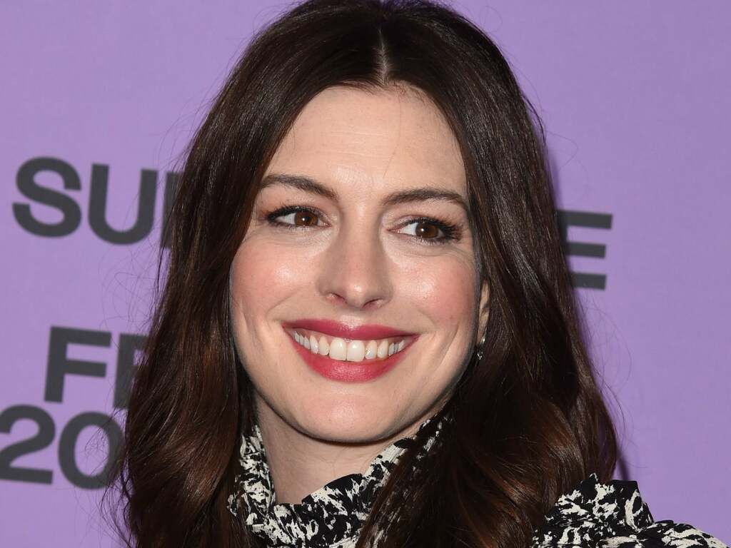Anne Hathaway says being subject to hatred…(02)