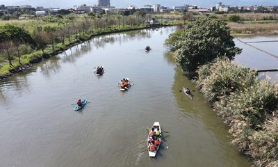 To Curtail Fear of Water, Taiwanese Children Are Being Taught How To Build Canoes From Scratch