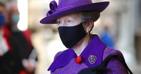 Princess Anne and Prince William honour service people on Anzac Day