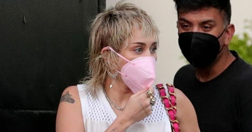Miley Cyrus shows off edgy hairstyle as she turns…
