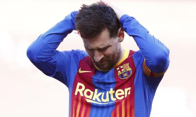 Atlético Madrid and Barcelona draw to give Real advantage in La Liga title race