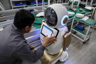 China’s Overseas Tech Talent Is Torn Over Going Home