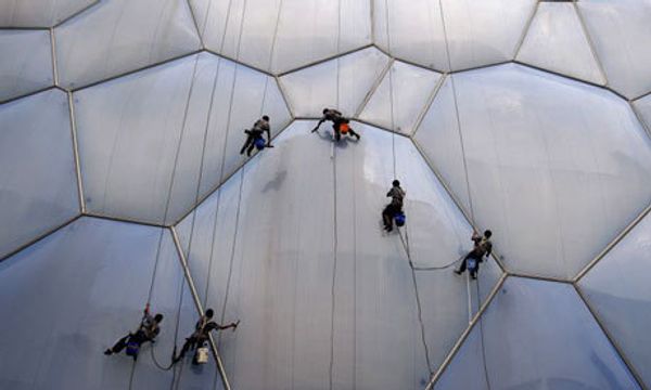 Do smaller water footprints lead to bigger profits?