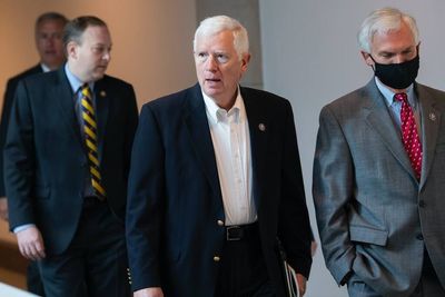 Congrats to GOP Rep. Mo Brooks for tweeting his own passwords out to 100k followers