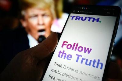 Truth Social, Trump’s Twitter clone, is a pretty sorry little website