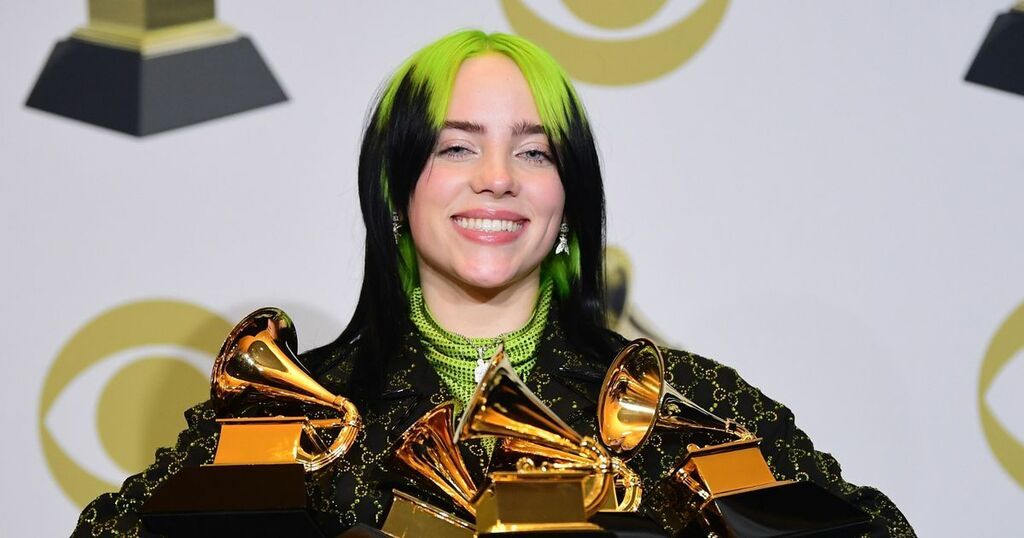 Billie Eilish defended by fans over 'queer-baiting'…