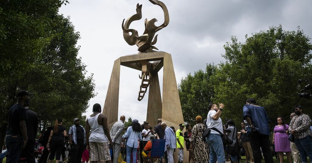 Unveiling Of Ida B. Wells Monument In Bronzeville Met…