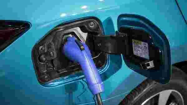 Tata Motors and M&M enthused about creation of EV ecosystem in Maharashtra