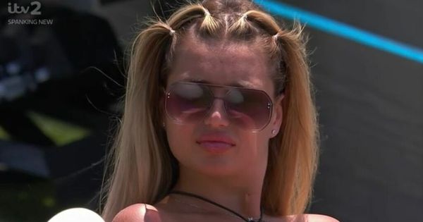 Love Island's Lucinda accused of flogging fake designer gear on