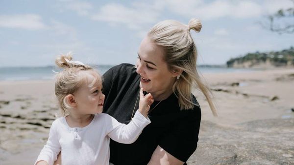 Overworked, underpaid and burning out: Kiwi midwife reveals what the job is really like