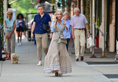 What could possibly explain Carrie Bradshaw shopping at Forever 21?