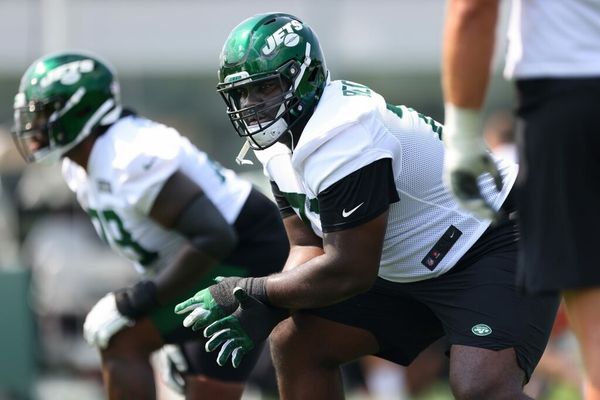 Alijah Vera-Tucker, Jets' Versatile O-Lineman, Sustains Torn Triceps and  Will Miss Rest of the Season