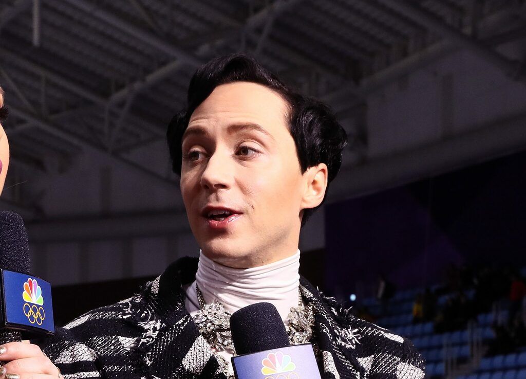 Johnny Weir’s Olympicthemed hair for Tokyo closing…