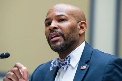Even the former surgeon general who served under Trump thinks banning mask mandates is "unconscionable"