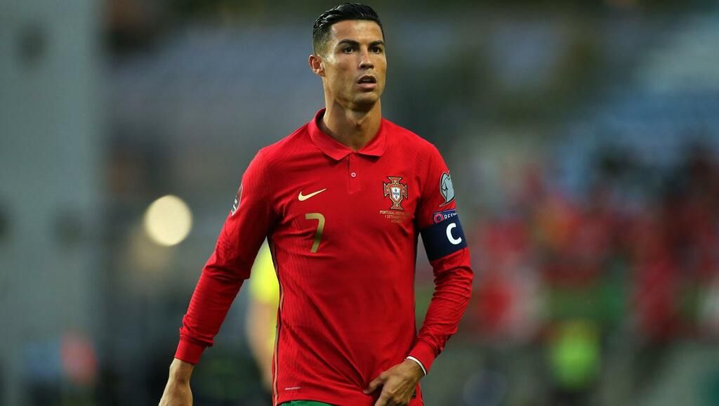 Cristiano Ronaldo reclaims Manchester United's No 7 shirt from Edinson  Cavani, Cristiano Ronaldo