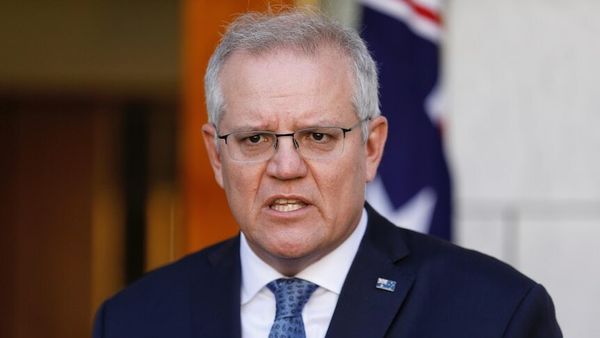 Scott Morrison defends trip back to Sydney over Father's Day during COVID lockdowns