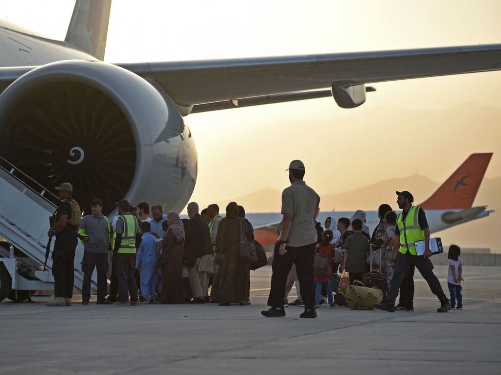 Us Halts Flights Of Afghan Evacuees After Four Cases 3031