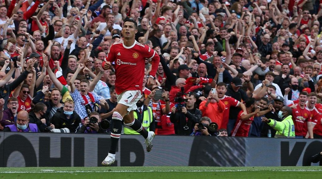 Ronaldo rolls back the years in Manchester United return with dream double  at Old Trafford