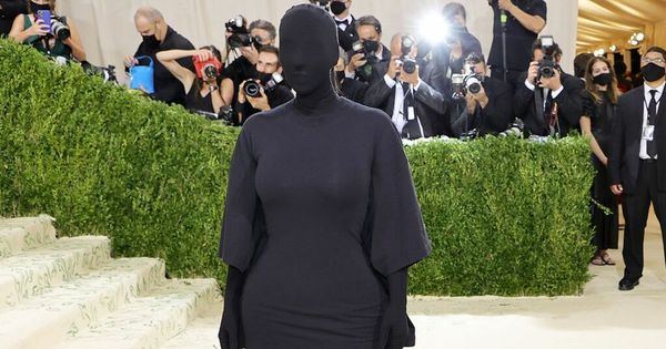 Kim Kardashian unmasks for Met after-party but keeps up incognito look by  hiding eyes - Mirror Online