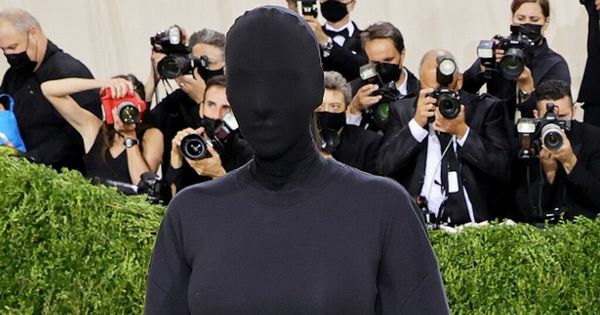 Kim Kardashian unmasks for Met after-party but keeps up incognito look by  hiding eyes - Mirror Online