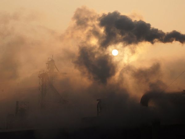 China's factories in the grip of longest contraction in six years