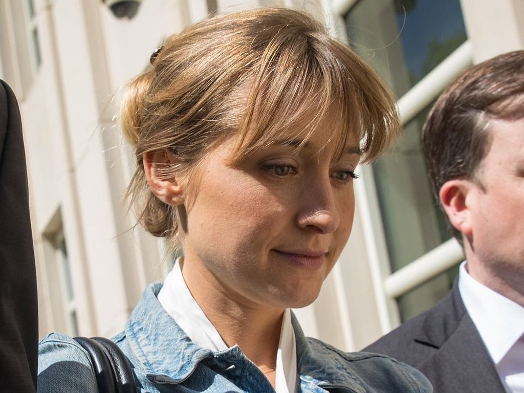 Allison Mack begins prison sentence early in NXIVM case