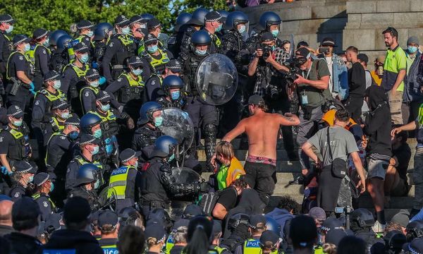 Melbourne protesters ‘should be ashamed’ after standoff at Shrine of Remembrance, Scott Morrison says