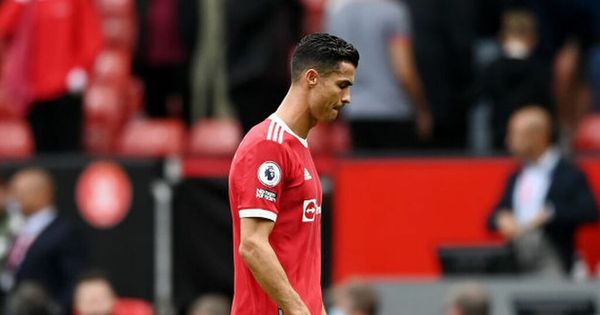 Cristiano Ronaldo's Manchester United beaten by antics of Aston Villa  goalkeeper Emiliano Martinez