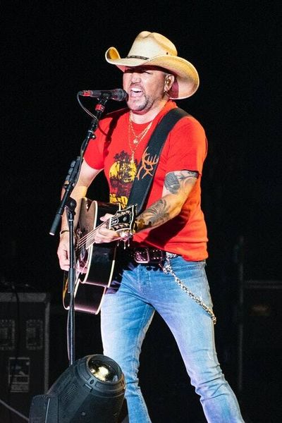 Country music can't seem to make up its mind about the vaccine