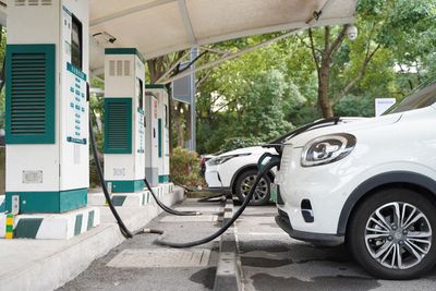 State Grid Installing Fast-Charging Stations on Beijing-Shanghai Expressway, Source Says