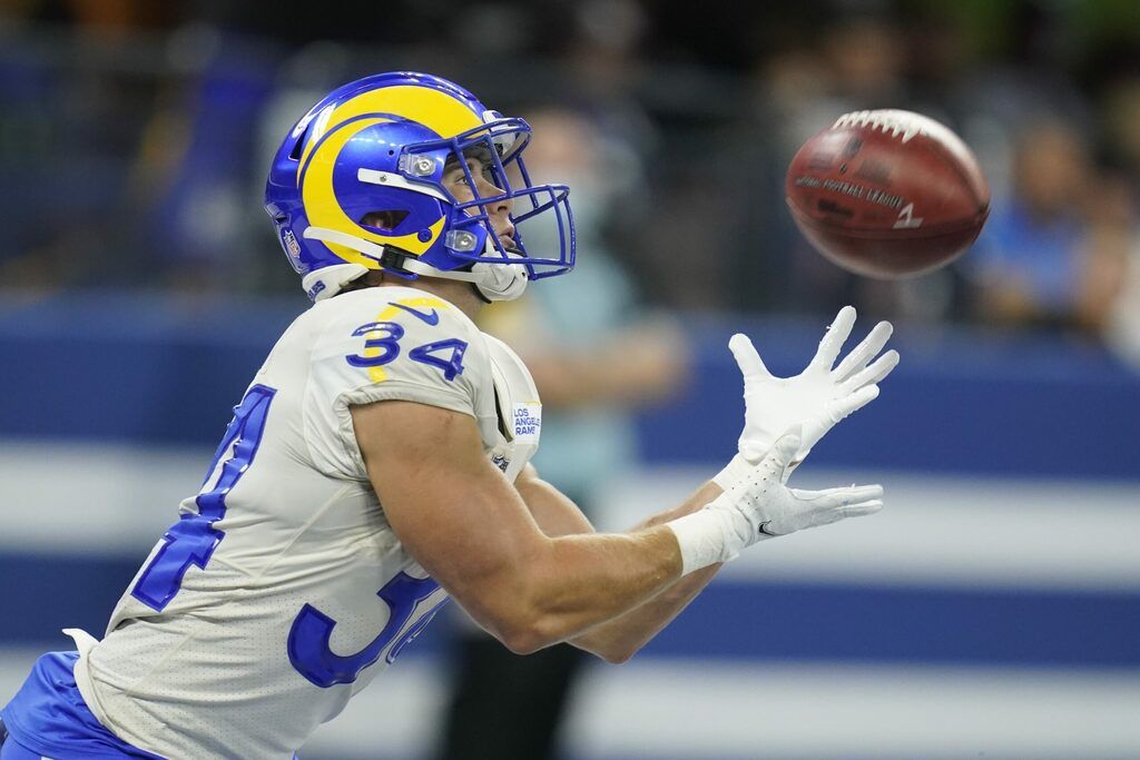 Rams sign Dont'e Deayon to active roster, place Funk and Mundt on IR