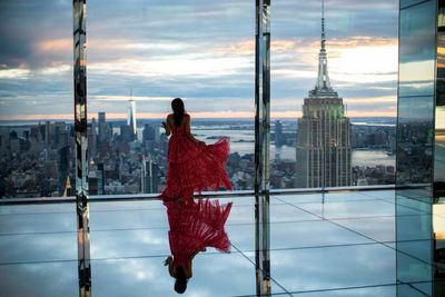 Glass-covered tourist attraction in New York warns visitors not to wear skirts incase of ‘unwanted exposure’