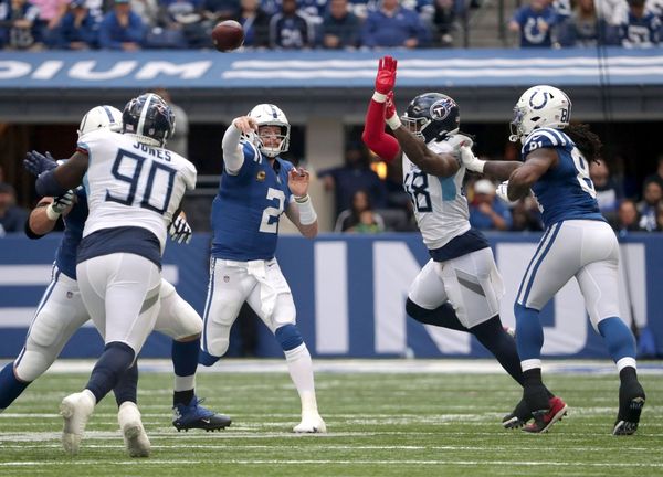 Wentz Watch: How many snaps did Colts QB play in Week 8 loss to Titans