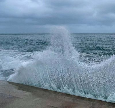 Photographer captures ‘the image of Jesus’ in a wave off the coast of Devon