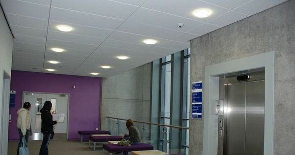 Covid Scotland: Edinburgh College moves to hybrid learning as Omicron variant cases surge